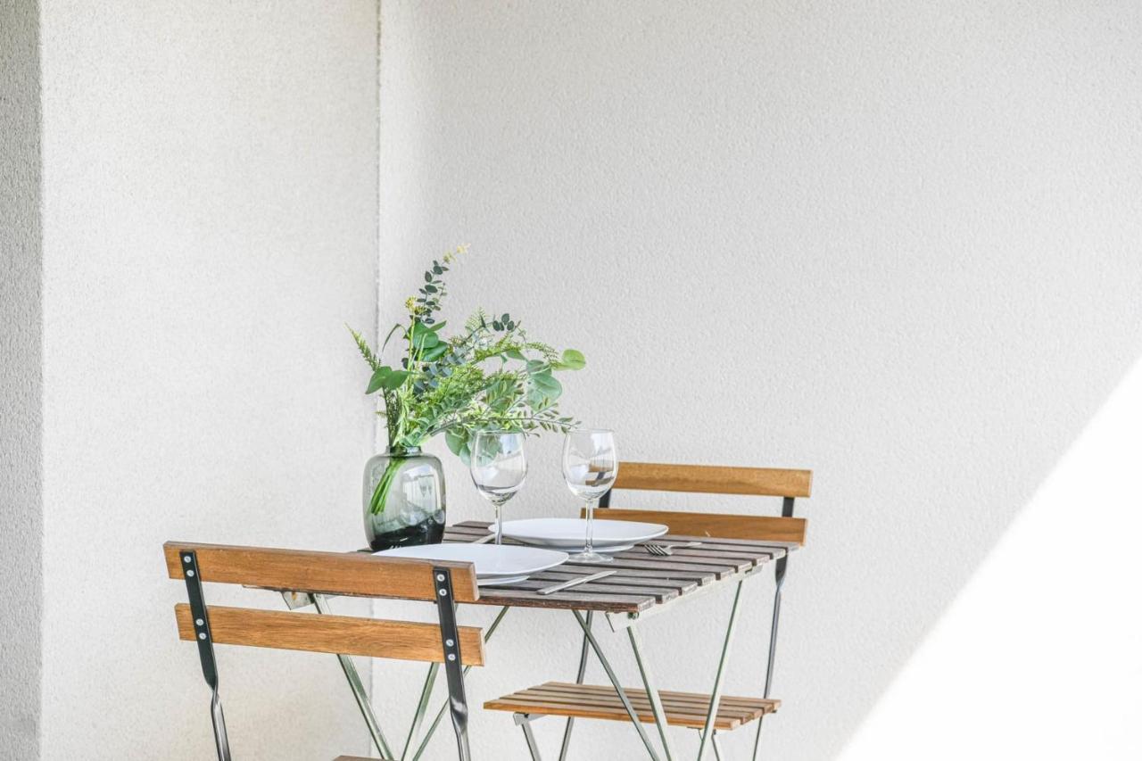 Appart Avec Terrasse Et Parking A 2 Min Du Metro 马赛 外观 照片