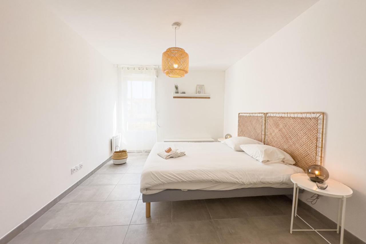 Appart Avec Terrasse Et Parking A 2 Min Du Metro 马赛 外观 照片